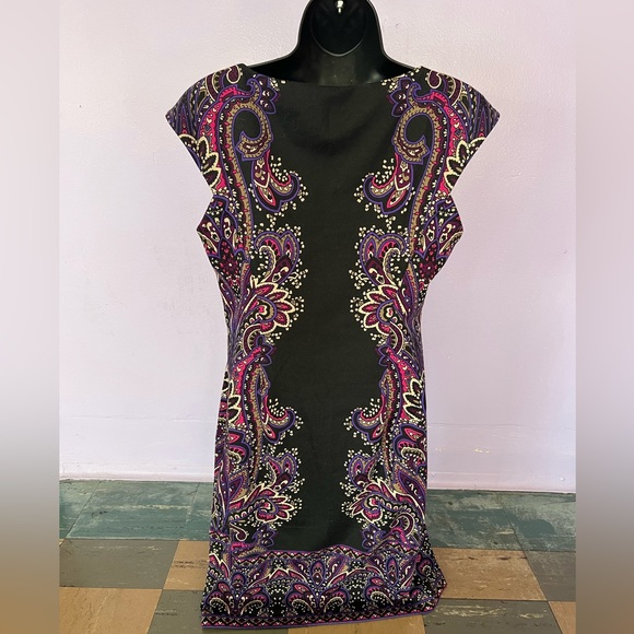 New York & Company black and paisley keyhole dress. - Picture 3 of 6